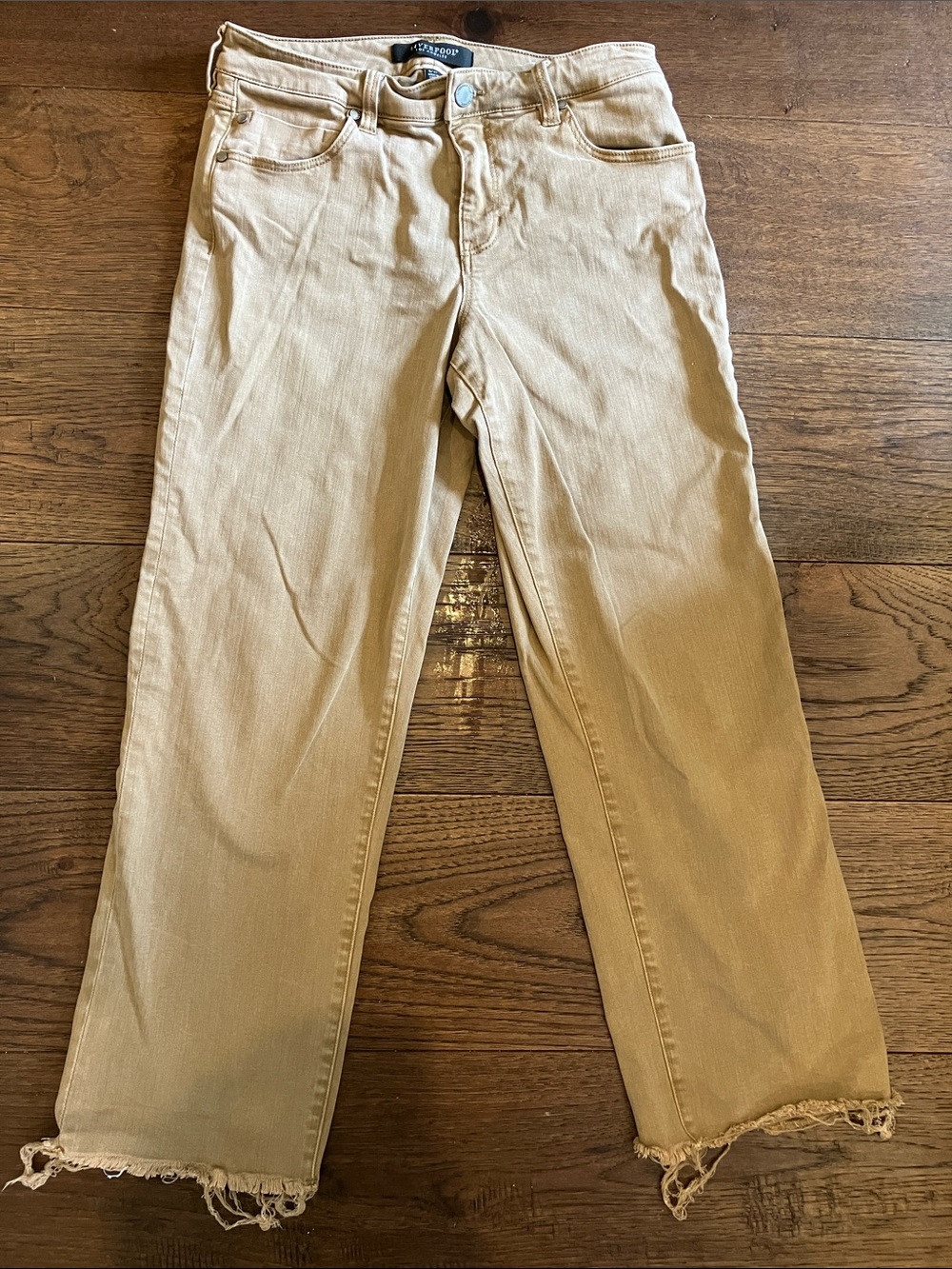 Liverpool Kennedy Light Tan Cropped Straight-Leg Jeans with Frayed Hem